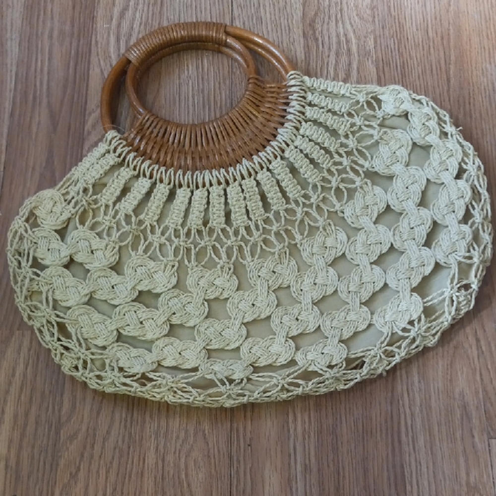 Elegant Cream, Wooden Handles, Woven, Lined, Lightweight, Handbag